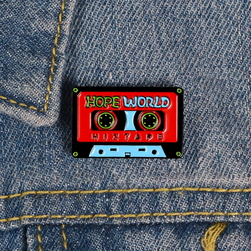 Music Enamel Lapel Pins Classic Phonograph Vinyl Records Brooches Badges Fashion Pins Gifts for Friends Wholesale
