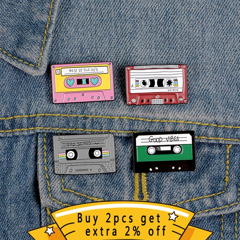 Music Enamel Lapel Pins Classic Phonograph Vinyl Records Brooches Badges Fashion Pins Gifts for Friends Wholesale
